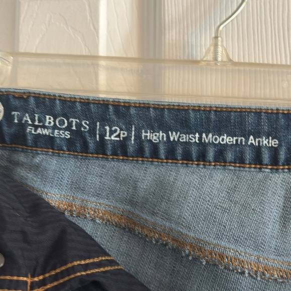 Talbots Flawless high waisted modern ankle w/frayed detail at ankle Petite 12P - Picture 5 of 6